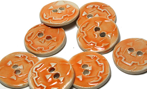 Pumpkin Buttons by Lindabelinda