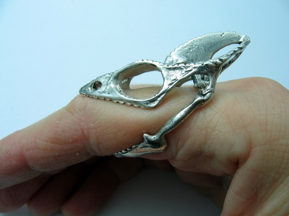 Life size chameleon skull ring. Nevermind, I want this instead.