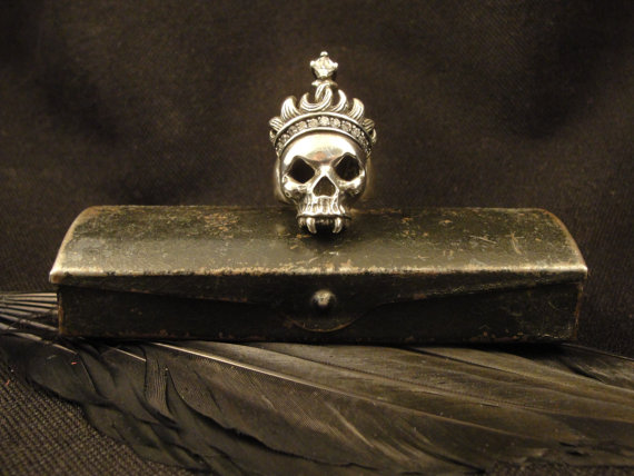 Vampire Skull Ring by Vampire Gothic